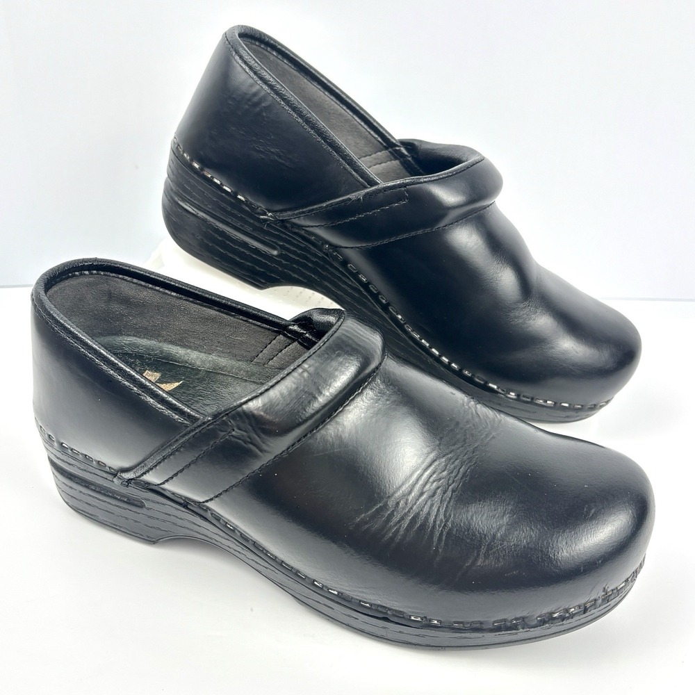 Dansko Professional Black Leather Slip On Clogs Women’s EU 38 Wide US 7.5/8 Wide